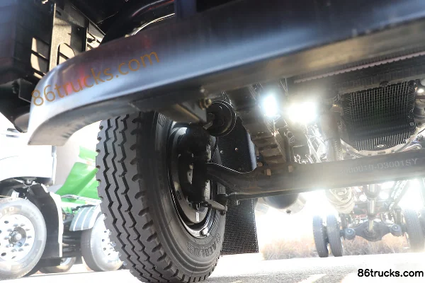 Dongfeng Changxing X1 6.2L Diesel 270 hp 8X2R Fast Gear 10-Speed 7.8m Grain Van Cargo Truck Chassis (2) | 86Trucks