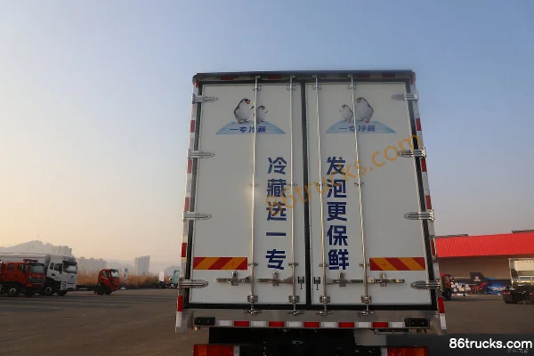 Dongfeng Changxing X7 320hp 4X2(6 wheels) Refrigerated Truck Body (3) | 86Trucks