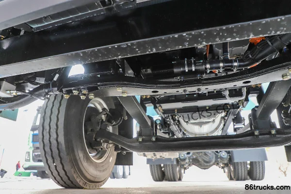 SHACMAN Delong M5000E Lightweight Version 6X4(10 wheels) Flat Roof Electric Tractor Truck 400kWh Chassis (2) | 86Trucks