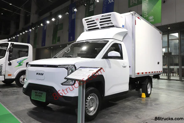 FAW Jiefang Luxury Edition 4X2(6 wheels) 3.3m Single-Row Electric Refrigerated Truck Zhongqi Xinneng 43.2kWh Exterior (3) | 86Trucks