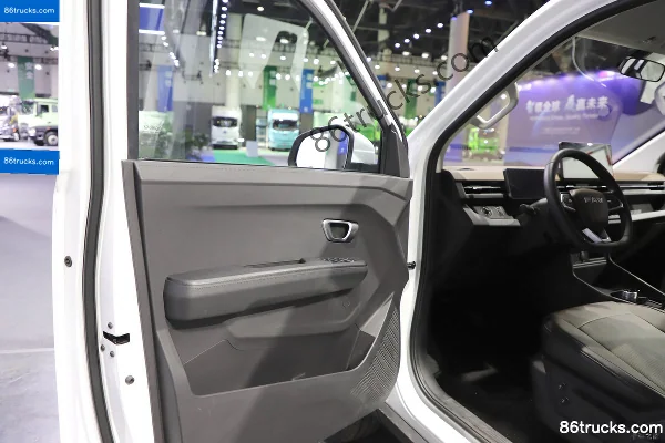 FAW Jiefang Electric Pickup Truck 57.9kWh Cab (3) | 86Trucks