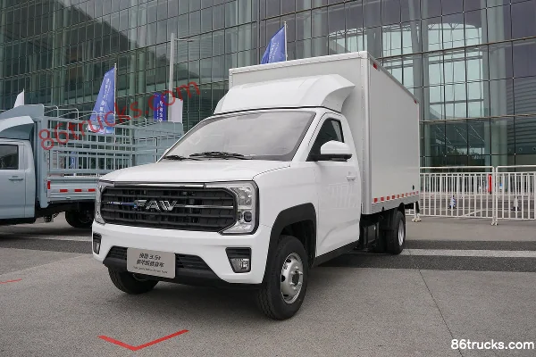 FAW Jiefang 2L Gasoline 141 hp 4X2(6 wheels) Xingrui 5-speed 2.7m Double Row Van Truck Exterior (3) | 86Trucks