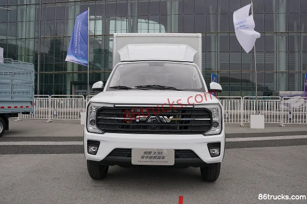 FAW Jiefang 2L Gasoline 141 hp 4X2(6 wheels) Xingrui 5-speed 2.7m Double Row Van Truck Exterior (2) | 86Trucks