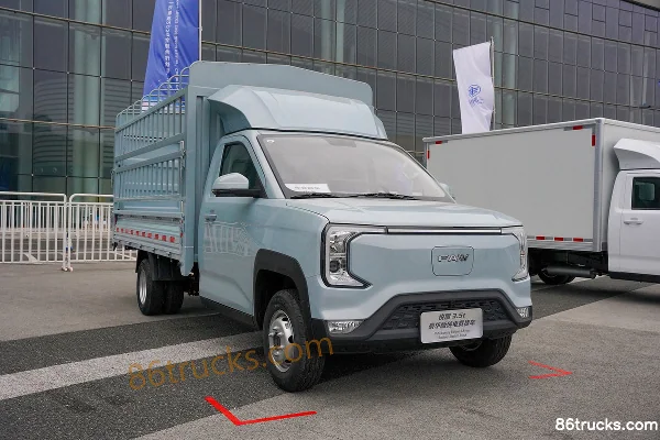 FAW Jiefang Deluxe 3.47m Single Row Electric Stake Micro Truck Zhongqi Xinneng 57.9kWh 4X2(6 wheels) Exterior