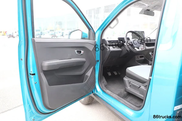 FAW Jiefang Luxury Edition 1.6L CNG 105 hp 4X2(6 wheels) Dongan 5-speed 3.3m Single Row Flatbed Micro Truck (Single Rear Tire) Cab (1) | 86T
