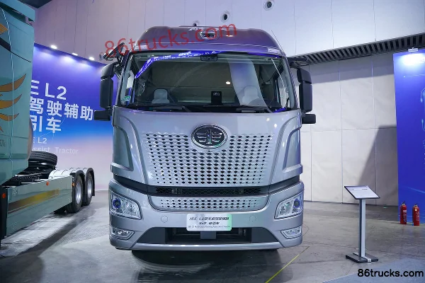 FAW Jiefang J6E 12.5L Diesel 520 hp 4X2(6 wheels) FAW Jiefang 12-speed AMT Automatic L2 Tractor Truck Exterior (2) | 86Trucks