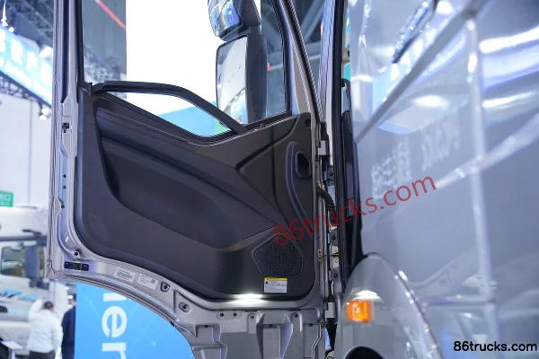 FAW Jiefang J6E 12.5L Diesel 520 hp 4X2(6 wheels) FAW Jiefang 12-speed AMT Automatic L2 Tractor Truck Cab (3) | 86Trucks