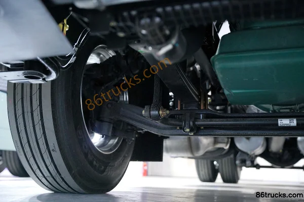 FAW Jiefang J6E 12.5L Diesel 520 hp 4X2(6 wheels) FAW Jiefang 12-speed AMT Automatic L2 Tractor Truck Chassis (2) | 86Trucks