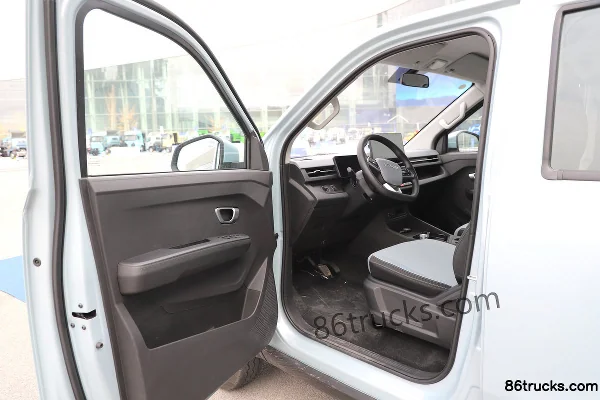 FAW Jiefang 2.6m Double Row Pure Electric Panel Micro Truck Zhongqi Xinneng 43.2kWh 4X2(6 wheels) Cab (1) | 86Trucks