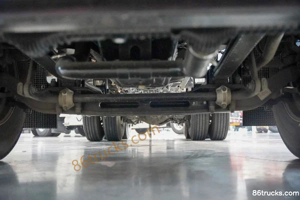 Dongfeng Changxing X9 15,5L LNG 630 ch 6X4(10 roues) Fast Gear 16 vitesses AMT automatique tracteur routier Châssis (1) | 86Trucks