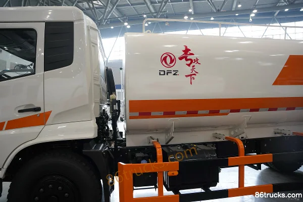 Dongfeng Tianjin VR 220 hp 4X2(6 wheels) green sprinkler truck Body (1) | 86Trucks