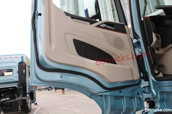 SHACMAN Delong M6000 Elite Edition 300 hp 4X2(6 wheels) Hook Lift Cargo Truck Cab (3) | 86Trucks