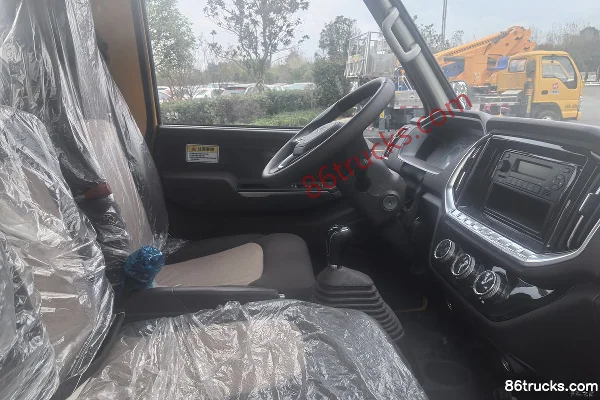 JMC Shunda Narrow Body 116hp 4X2(6 wheels) Aerial Work Truck (Chengli Brand) Cab (2) | 86Trucks