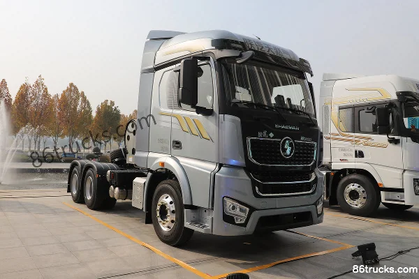 SHACMAN Delong M5000 12.5L LNG 530hp 6X4(10 wheels) Fast Gear 12-Speed Tractor Truck Exterior