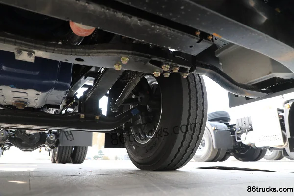 SHACMAN Delong M5000 12.5L LNG 530 ch 6X4(10 roues) Fast Gear 12 vitesses Tracteur routier Châssis (3) | 86Trucks