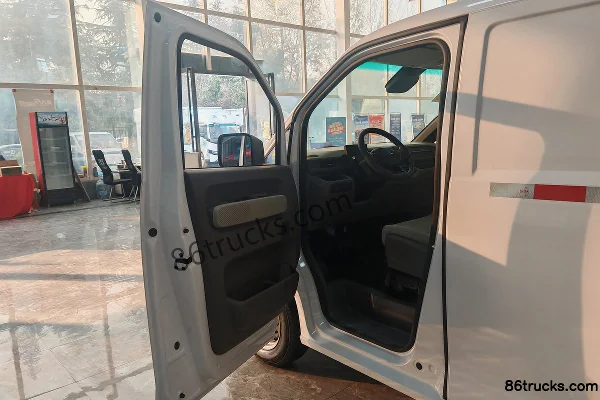 FARIZON Xingxiang V8E 2025 Edition Smart 2-seater 100% electric van NINGDE 50.2kWh Cabine (1) | 86Trucks