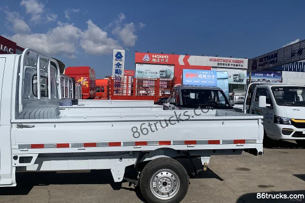 Dongfeng T7 2025 1,6 L essence 122 ch 4X2(6 roues) 5 vitesses 3,1 m camion micro plateau à ridelles cabine simple Carrosserie (1) | 86Trucks