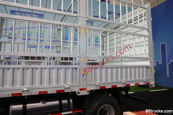 Sinotruk HOWO Tongshuai 2019 156 hp 4X2(6 wheels) 5.15m single-row stake truck (China VI) Body (3) | 86Trucks