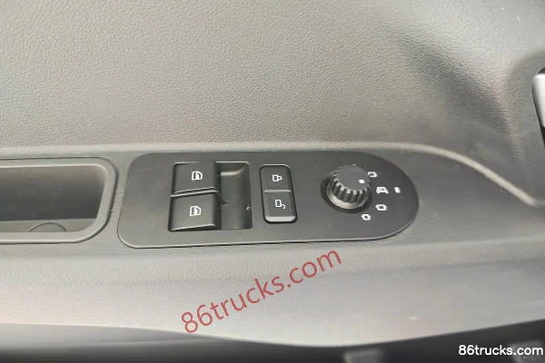 Sinotruk Hanjiang Air Brake 4.15m Single Row Pure Electric Cargo Box Light Truck CATL 100.46kWh 4X2(6 wheels) Cab (3) | 86Trucks