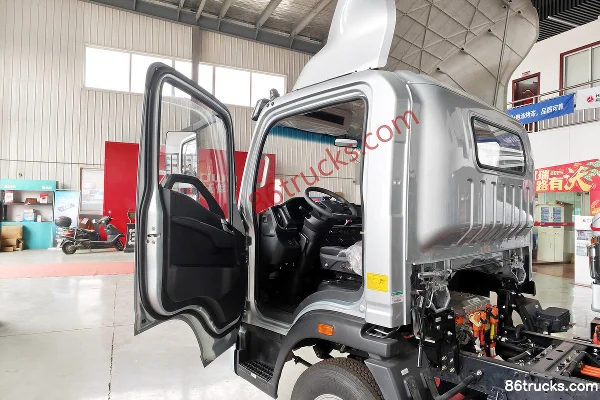 Sinotruk Hanjiang Air Brake 4.15m Single Row Pure Electric Cargo Box Light Truck CATL 100.46kWh 4X2(6 wheels) Cab (1) | 86Trucks