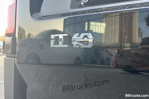 JMC E Fushun 2025 clear window version electric 5-seat 4.885m short wheelbase low roof van 41.86kWh Caisse (2) | 86Trucks