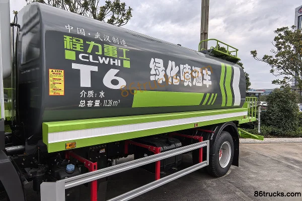 Dongfeng D9 220 hp 4X2(6 wheels) Green Sprinkler Truck (Chengli Heavy Industry) Body (1) | 86Trucks