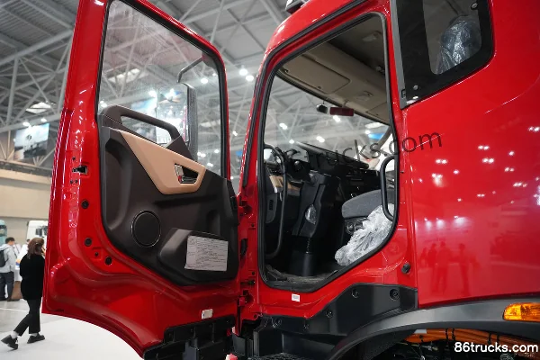 Dongfeng Tianjin KR 4X2(6 wheels) 6.8m Pure Electric Van Cargo Truck CATL 310kWh Cab (1) | 86Trucks