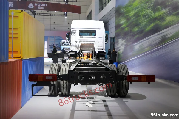 Sitrak C5L Full Attendance King 4X2(6 wheels) 9.6m Pure Electric Van Cargo Truck CATL 352kWh Exterior (3) | 86Trucks