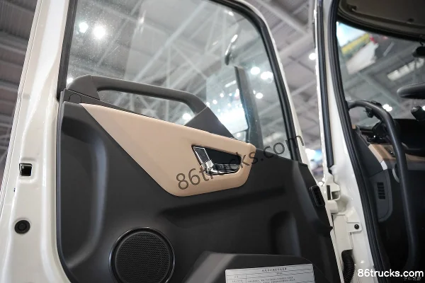 Dongfeng Tianjin KR 8X4(12 wheels) Pure Electric Box Cargo Truck CATL 352kWh Cab (3) | 86Trucks