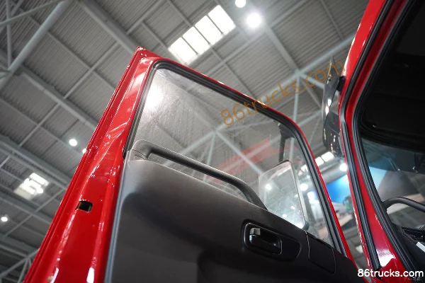 Dongfeng Commercial Vehicle Dongfeng Tianlong KC 8X4(12 roues) 8 m camion benne 100% électrique Hubei EVE 432kWh Cabine (2) | 86Trucks