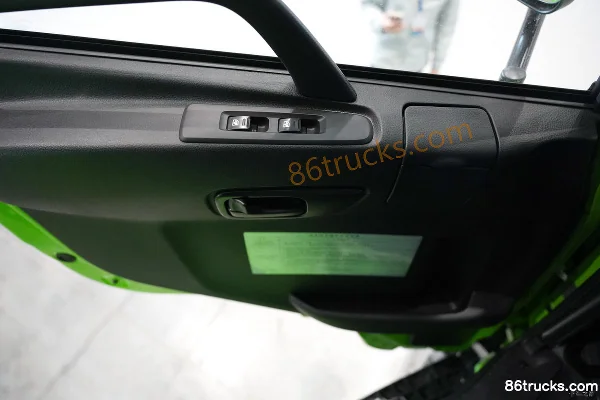 Dongfeng Commercial Vehicle Dongfeng Tianlong KC 8X4(12 wheels) 8.8m Electric Dump Truck CATL 600kWh Cab (1) | 86Trucks