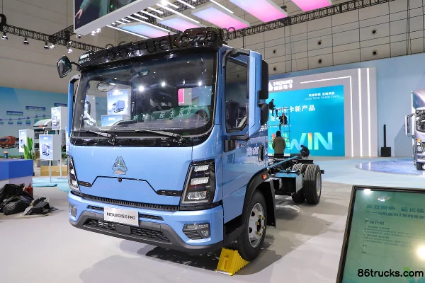 Sinotruk HOWO Tongshuai PRO 4.15m Single Row Pure Electric Flatbed Light Truck CATL 165.15kWh 4X2(6 wheels) Exterior (3) | 86Trucks