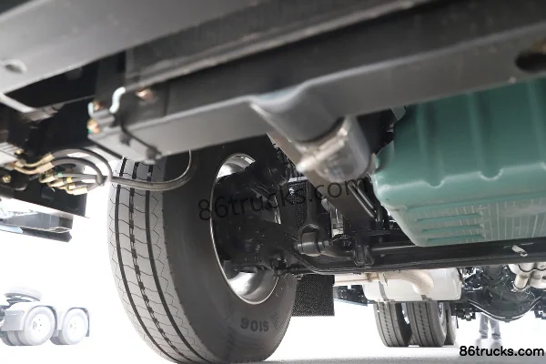 FAW Jiefang Yingtu cabine affaires 15,6 L LNG 660 ch 6X4(10 roues) boîte FAW Jiefang 12 vitesses AMT automatique tracteur routier Châssis (2