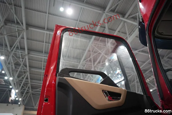 Dongfeng Commercial Vehicle Dongfeng Tianlong KL 4X2(6 wheels) Battery Swap Electric Tractor Truck CATL 400kWh Cab (2) | 86Trucks