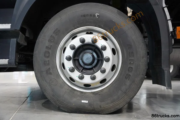 Dongfeng Commercial Vehicle Dongfeng Tianlong KL 4X2(6 wheels) Battery Swap Electric Tractor Truck CATL 400kWh Chassis (1) | 86Trucks