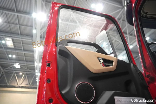 Dongfeng Commercial Vehicle Dongfeng Tianlong KL 6X4(10 wheels) Electric Tractor Truck CATL 497kWh Cab (2) | 86Trucks