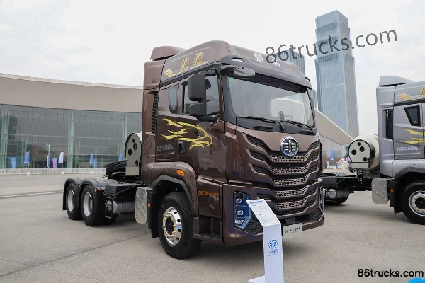 FAW Jiefang Yingchi 12.5L LNG 500 hp 6X4(10 wheels) FAW Jiefang 12-Speed Hazardous Materials Tractor Truck Exterior