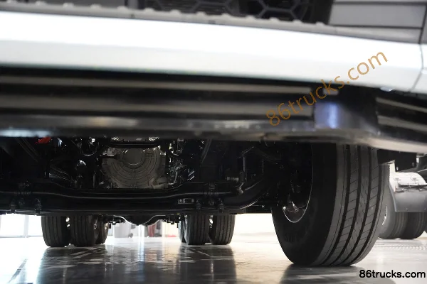 Dongfeng Commercial Vehicle Dongfeng Tianlong KL 6X4(10 wheels) Electric Tractor Truck CATL 400kWh Chassis (3) | 86Trucks