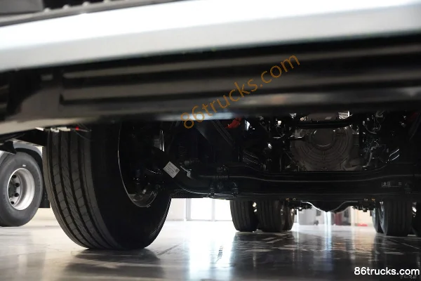Dongfeng Commercial Vehicle Dongfeng Tianlong KL 6X4(10 wheels) Electric Tractor Truck CATL 400kWh Chassis (2) | 86Trucks