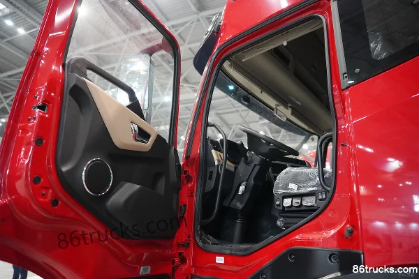 Dongfeng Commercial Vehicle Dongfeng Tianlong KL 6X4(10 wheels) Electric Tractor Truck Sunwoda 352kWh Cab (1) | 86Trucks