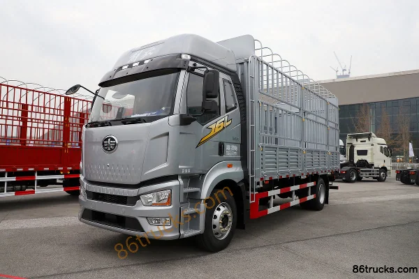 FAW Jiefang J6L Elite Edition 7.8L Diesel 320 hp 4X2(6 wheels) Fast Gear 8-speed High Roof 6.75m Semi-row Stake Truck Exterior (3) | 86Truck