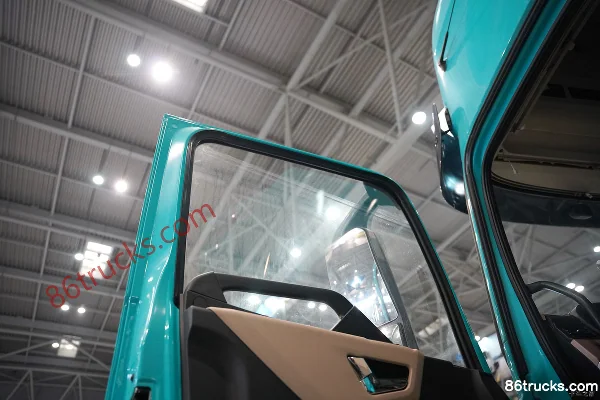 Dongfeng Commercial Vehicle Dongfeng Tianlong KL 6X4(10 wheels) Plug-in Range-Extended Hybrid Tractor Truck Microvast 78.3kWh Cab (2) | 86Tr