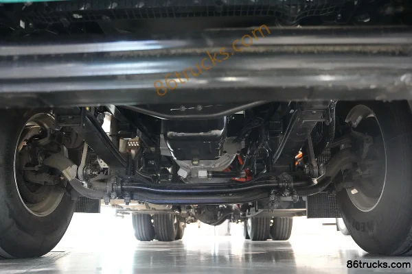 Dongfeng Commercial Vehicle Dongfeng Tianlong KL 6X4(10 wheels) Plug-in Range-Extended Hybrid Tractor Truck Microvast 78.3kWh Chassis (1)