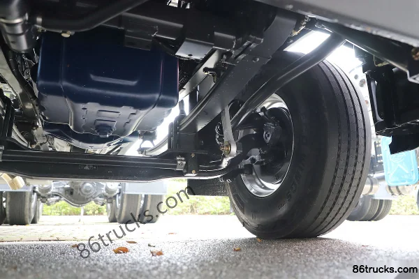 Dongfeng H7 Pro 12.5L LNG 480 hp 6X4(10 wheels) Fast Gear 12-speed Tractor Truck Chassis (3) | 86Trucks