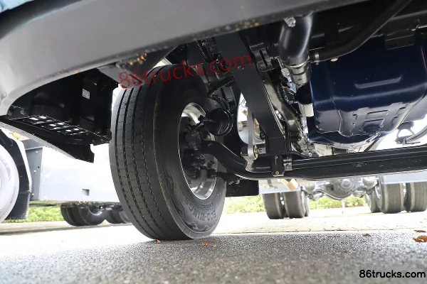Dongfeng H7 Pro 12.5L LNG 480 hp 6X4(10 wheels) Fast Gear 12-speed Tractor Truck Chassis (2) | 86Trucks