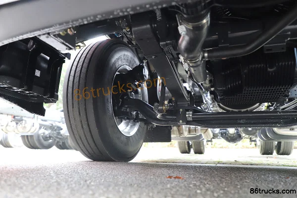 Dongfeng Liuqi Chenglong H7 Heavy Truck 480 hp 4X2(6 wheels) AMT Automatic Tractor Truck (Fast Gear) Chassis (2) | 86Trucks
