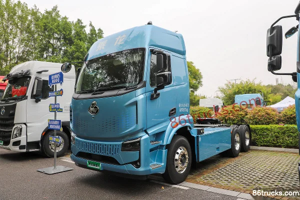 Dongfeng Yiwei 5 6X4(10 wheels) pure electric tractor truck, CATL 400.61kWh Exterior (3) | 86Trucks