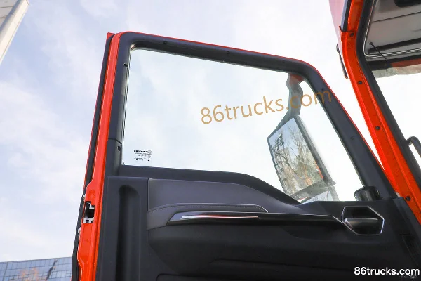 Sinotruk HOWO G5X Pro 4.9L diesel 260 hp 4X2(6 wheels) Sinotruk 12-speed 5.4m flatbed cargo truck Cab (1) | 86Trucks
