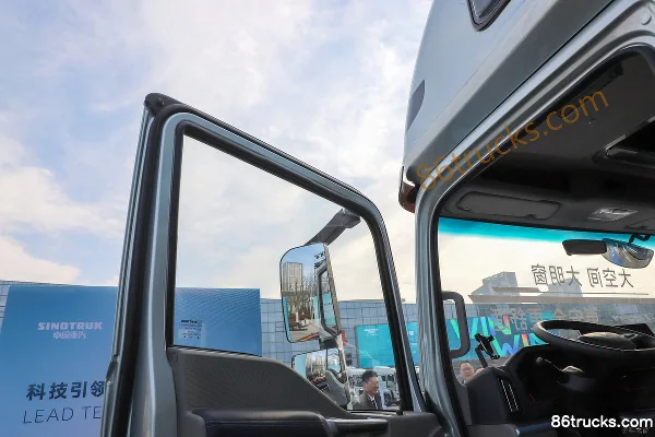 Sinotruk HOWO Tongshuai PRO 4,15 m camion porteur à grille électrique pur cabine simple FinDreams 150,83 kWh (couchette) 4X2(6 roues) (2)