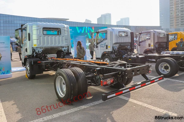 Sinotruk HOWO Hanjiang PRO 4.15m Single Row Pure Electric Flatbed Light Truck CATL 140.41kWh 4X2(6 wheels) Exterior (3) | 86Trucks